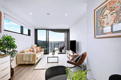 Above Brisbane King Suite With Rooftop Pool Deck - Yarra Valley Accommodation 0