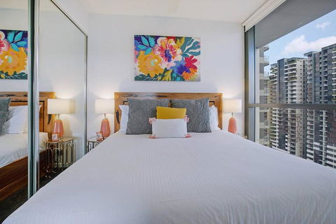 Above Brisbane King Suite With Rooftop Pool Deck - Yarra Valley Accommodation 1