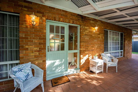 A Fairy Wren Cottage - Yarra Valley Accommodation 3
