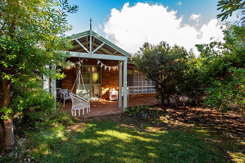 A Fairy Wren Cottage - Yarra Valley Accommodation 0