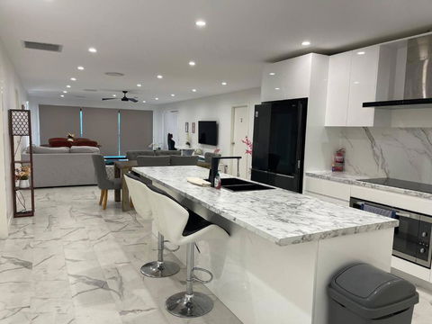 ABSOLUTE BEACHFRONT Port Stephens - Pindimar Beach House - Yarra Valley Accommodation 2