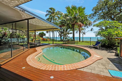 Absolute Beachfront House With Private Pool - Yarra Valley Accommodation 3