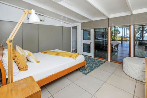 Absolute Beachfront House With Private Pool - Yarra Valley Accommodation 4