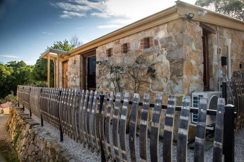 A Romantic Uraidla Studio - Yarra Valley Accommodation 0
