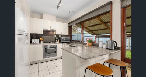 A Room In Mill Park - Yarra Valley Accommodation 1