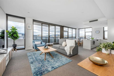 Amazing View In Large Apartment Barton ACT - Yarra Valley Accommodation 1
