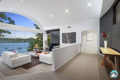 Aircabin - Daleys Point - Waterfront Retreat House - Yarra Valley Accommodation 4