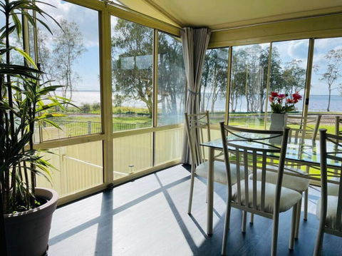 Aircabin - Tuggerawong - Lake Front - 3 Beds House - Yarra Valley Accommodation 4