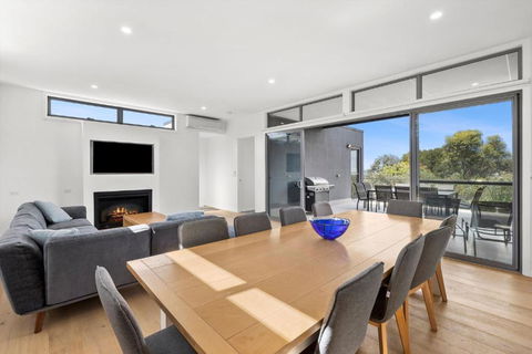Aireys Sunset Beach House - Yarra Valley Accommodation 4