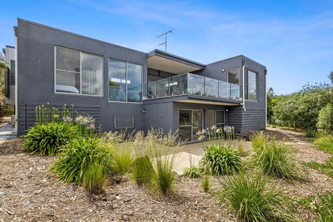 Aireys Sunset Beach House - Yarra Valley Accommodation 0