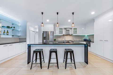 Airlie Beach Home - Yarra Valley Accommodation 0