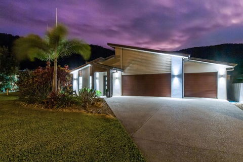 Airlie Beach Home - Yarra Valley Accommodation 2