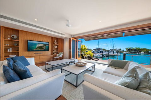 Airlie Beach Marina-Front Luxury At 10 The Cove - Yarra Valley Accommodation 0
