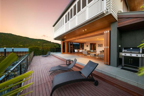 Airlie Beach Marina-Front Luxury At 10 The Cove - Yarra Valley Accommodation 3