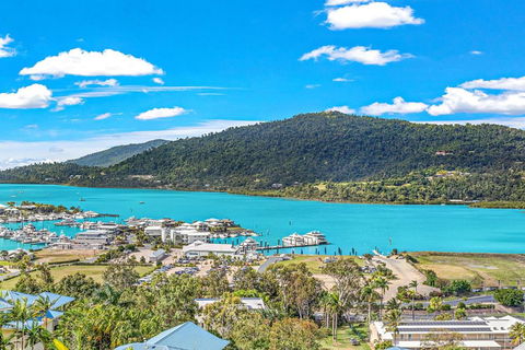 Airlie Beach Ocean Views & Resort Living @ 231 - Yarra Valley Accommodation 1