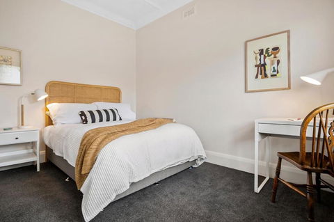 Albert Park Art Deco Gem Sleeps 5 Bevan 4 - Yarra Valley Accommodation 3