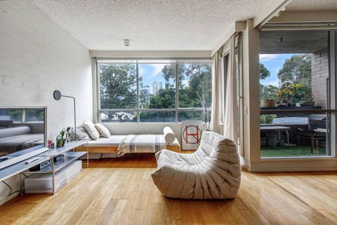 Albert Park Hideaway - A Peaceful Leafy Locale - Yarra Valley Accommodation 0