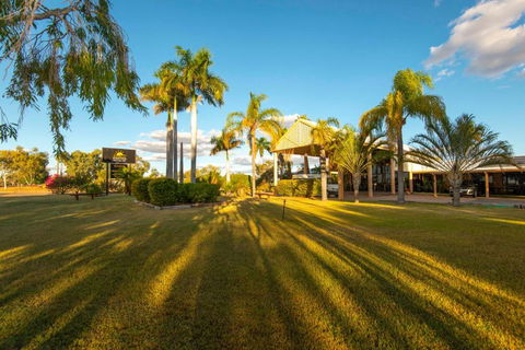 Albert Park Motor Inn-KING BEDS-POOL-SHADED PARKING - Yarra Valley Accommodation 0