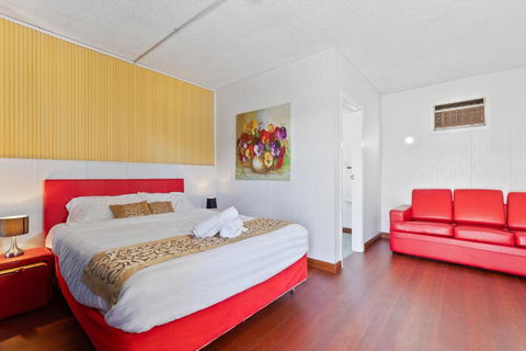 Albion Motel Finley - Yarra Valley Accommodation 1