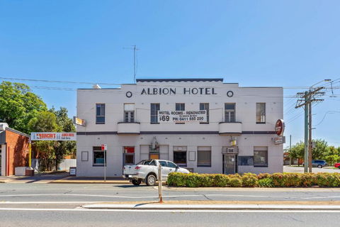 Albion Motel Finley - Yarra Valley Accommodation 3