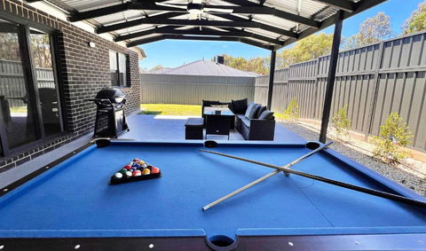 Albury Funk - Yarra Valley Accommodation 1