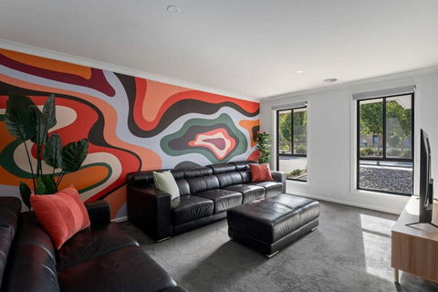 Albury Funk - Yarra Valley Accommodation 4