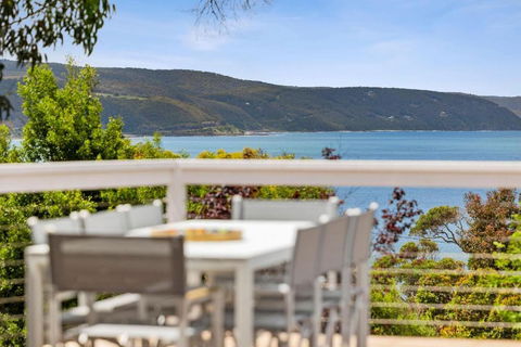 Albys At Lorne - Yarra Valley Accommodation 0