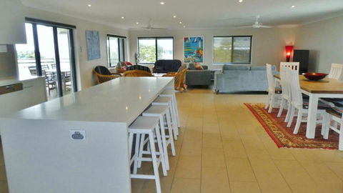 Alcheringa, 1 - 10 Pacific Parade - Yarra Valley Accommodation 3