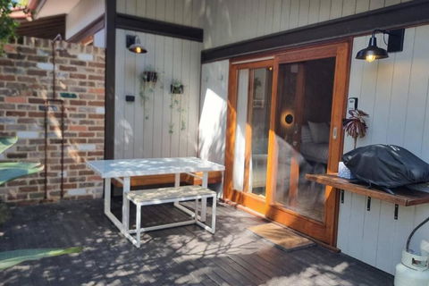 Alcorn Garden Studio Main House Attached-Dog Friendly 2 Mins Walk To Beach - Yarra Valley Accommodation 3