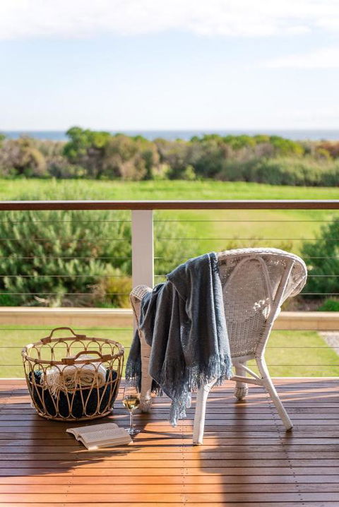 Aldinga Bay Bungalow Ocean View Retreat - Yarra Valley Accommodation 1