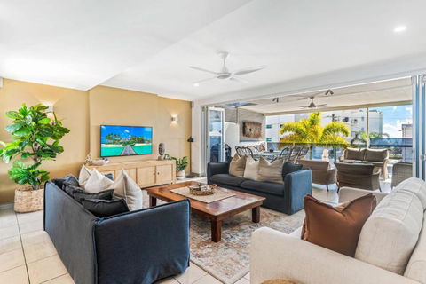 Alex Beach House, 100 Steps To The Sand, With Ocean Views - Yarra Valley Accommodation 4