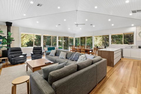 Alexander In Old Lonnie - Yarra Valley Accommodation 3