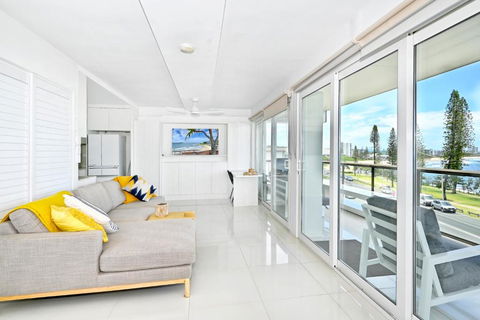 Alexandra Headland Ocean Dream - Stunning View ZA6 - Yarra Valley Accommodation 1