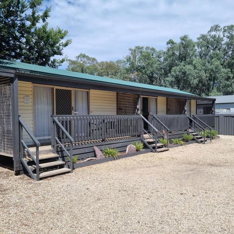 Alexandra Parklife Deluxe Studio 2 - Yarra Valley Accommodation 0