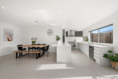 All Day Sunshine And Relaxation -Pet Friendly - Yarra Valley Accommodation 4