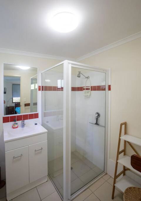 Allamanda Cottage - Close To Beach - Pet Friendly - Yarra Valley Accommodation 4