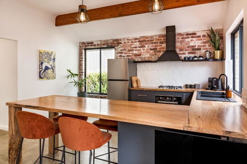 Alley Cats - Yarra Valley Accommodation 4