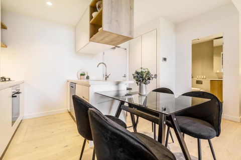 Alluring Oasis In The Heart Of South Melbourne - Yarra Valley Accommodation 2