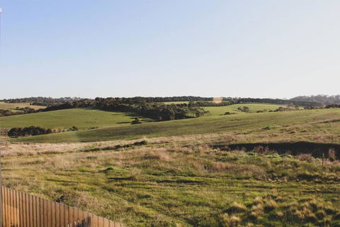 ALMA - Sun Filled Stylish Beach House - Yarra Valley Accommodation 4