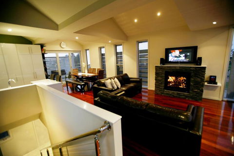 Aloha Beachfront Port Fairy - Yarra Valley Accommodation 2