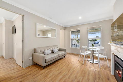 Aloha Central Luxury Accommodation - Yarra Valley Accommodation 3