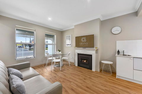 Aloha Central Luxury Accommodation - Yarra Valley Accommodation 2