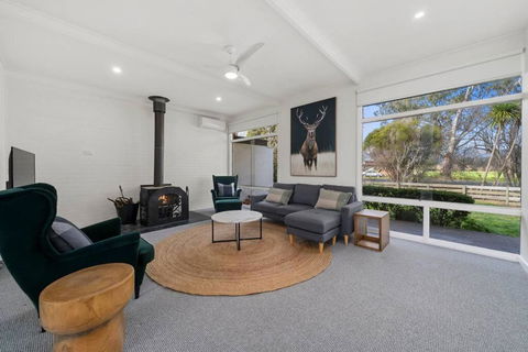 Alpine Hills Hideaway - Yarra Valley Accommodation 2