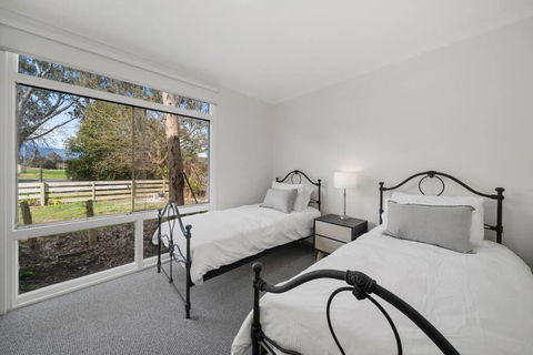 Alpine Hills Hideaway - Yarra Valley Accommodation 3