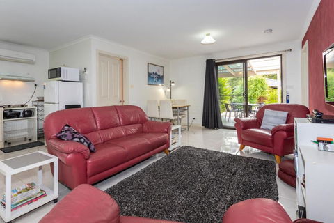 Altona Garden Retreat - Yarra Valley Accommodation 3
