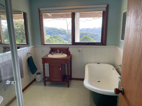 Alyeska Farm House - Yarra Valley Accommodation 3