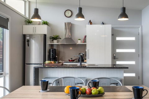 Amaroo 2 - Freycinet Holiday Houses - Yarra Valley Accommodation 1
