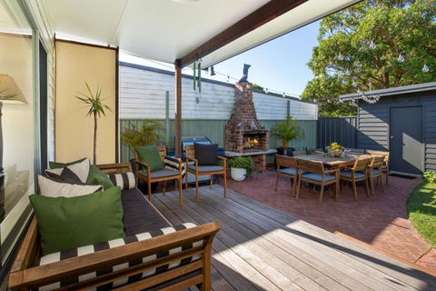 Amaroo - Pet Friendly - 2 Mins Walk To Beach - Outdoor Fireplace - Yarra Valley Accommodation 0