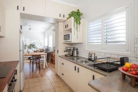 Amaroo - Pet Friendly - 2 Mins Walk To Beach - Outdoor Fireplace - Yarra Valley Accommodation 4