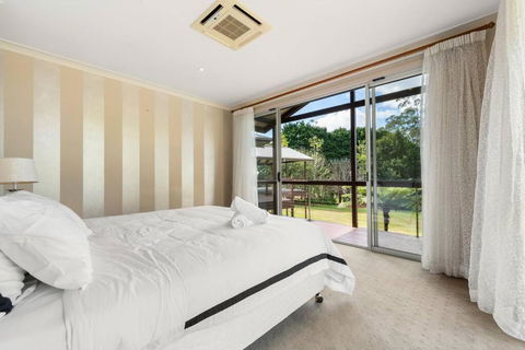 Amazing Acreage Style Living - Yarra Valley Accommodation 0